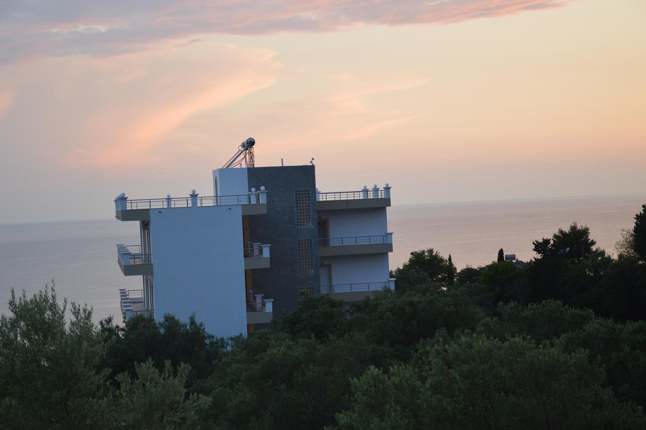 Mihalis Apartments Himare Exterior photo