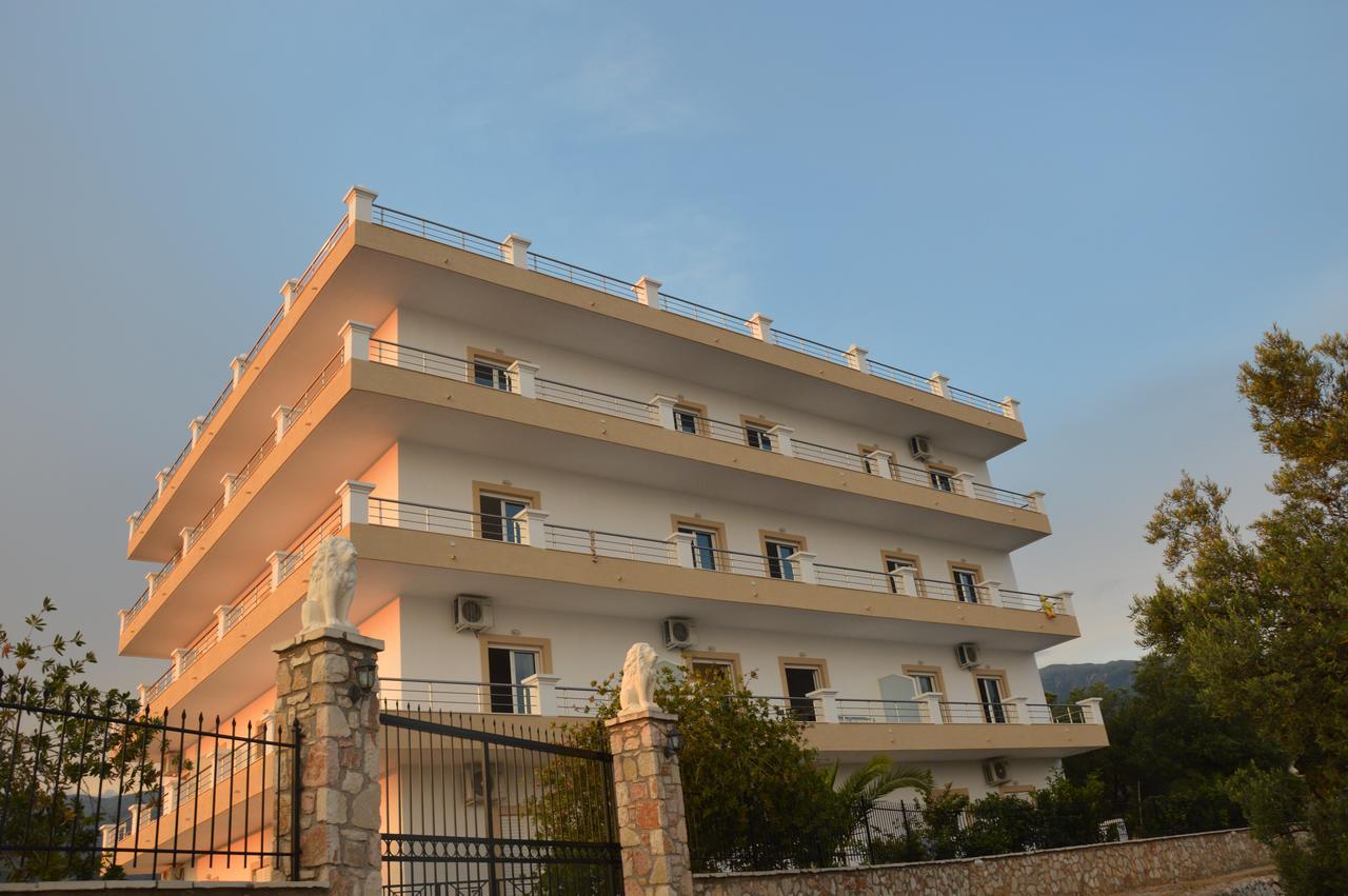 Mihalis Apartments Himare Exterior photo